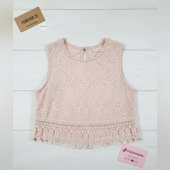 Forever 21 Tops - FOREVER 21 Pink Preloved Lace Cropped Tank Top Size: Medium (M)